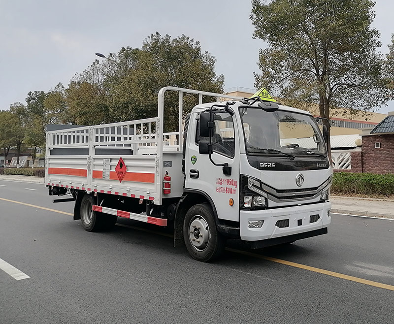 權駿牌JJJ5125TQP型氣瓶運輸車